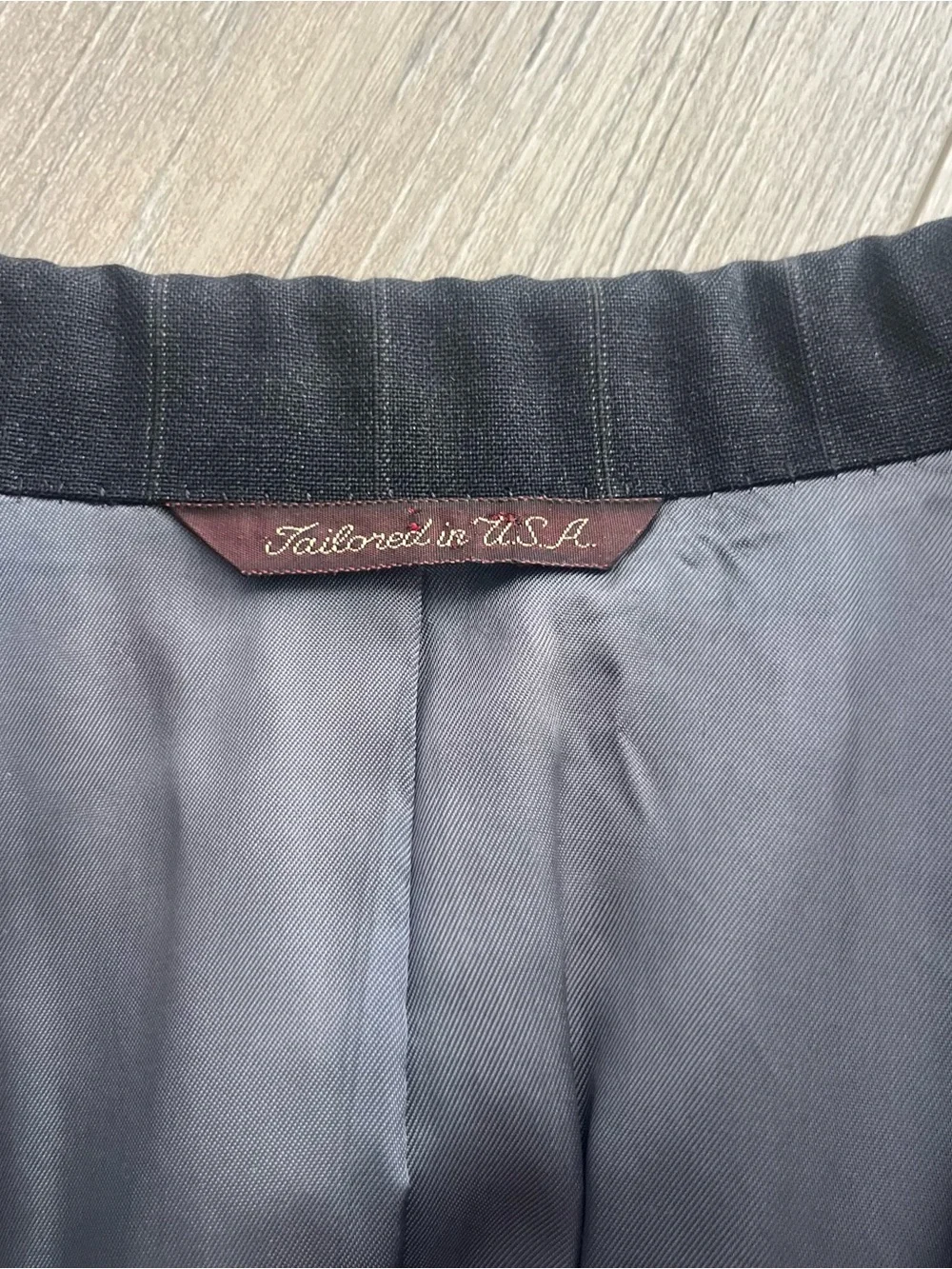 Vintage Sandhurst Club Neiman Marcus Wool Pinstripe Suit USA Approx 44R 32x27